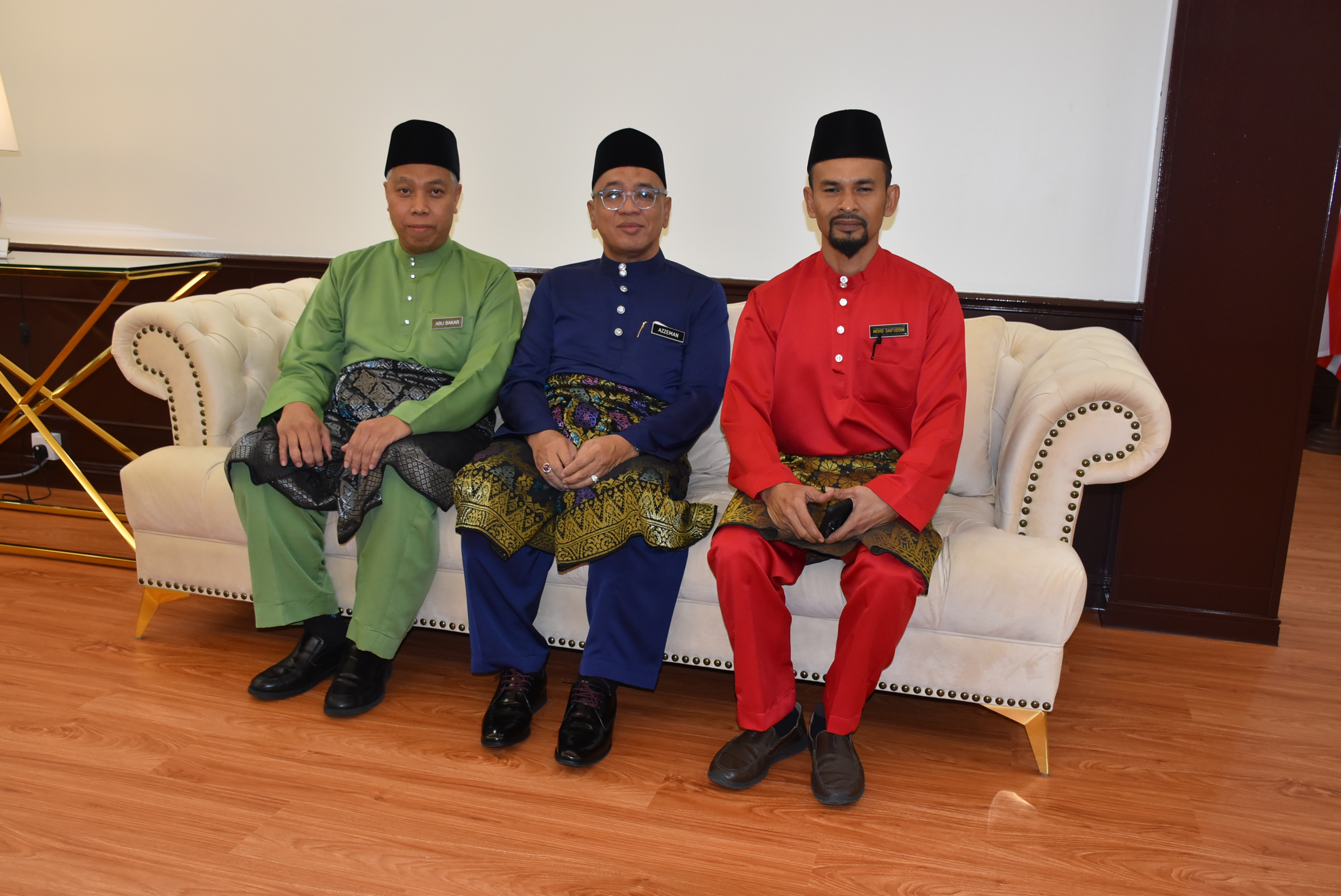 Kunjung Hormat KHS MSNM Ke Atas YB SUK Negeri Melaka