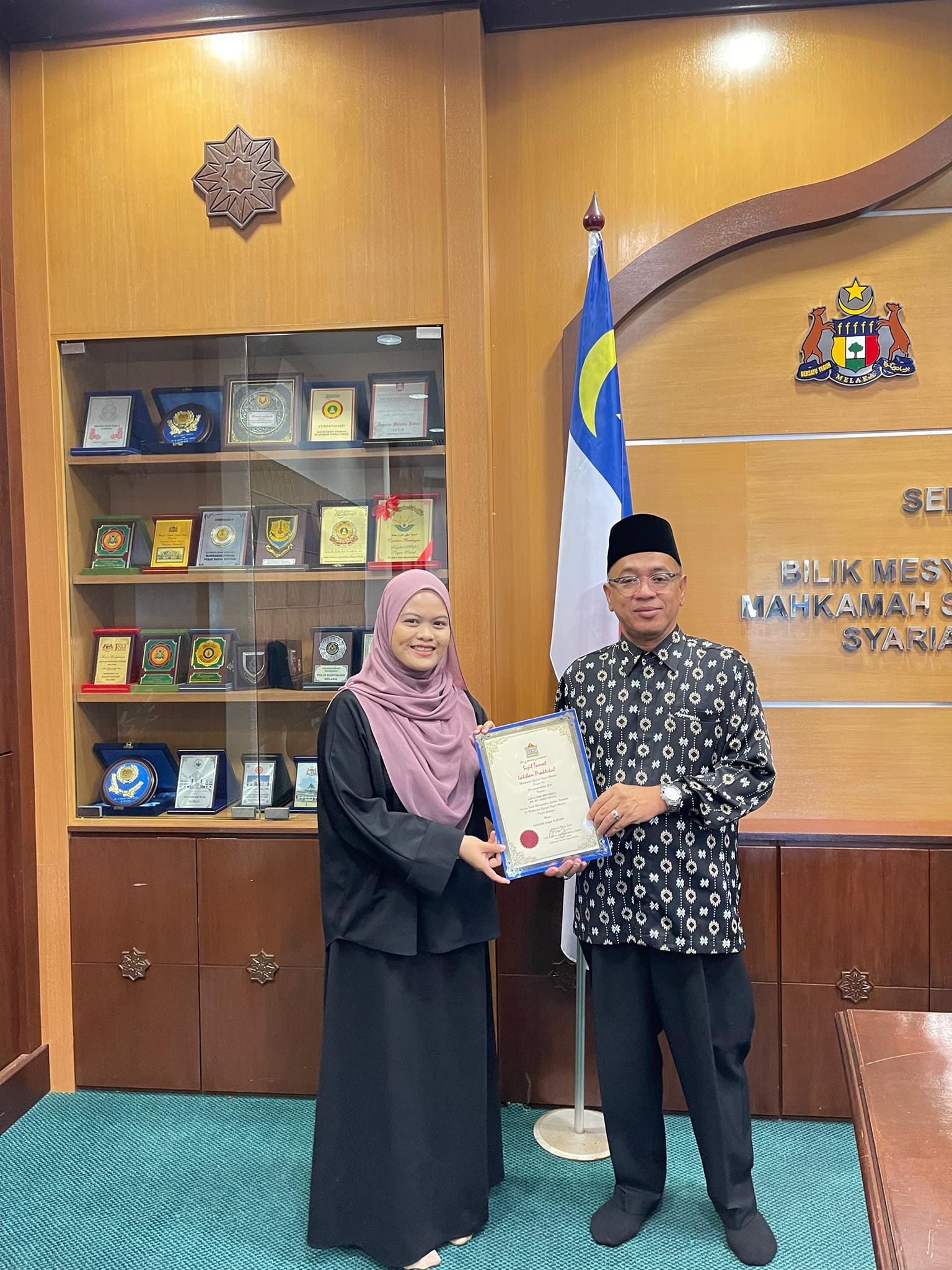 PELAJAR TAMAT LATIHAN PRAKTIKAL DI MAHKAMAH SYARIAH NEGERI MELAKA DIRAIKAN OLEH KHS MSNM