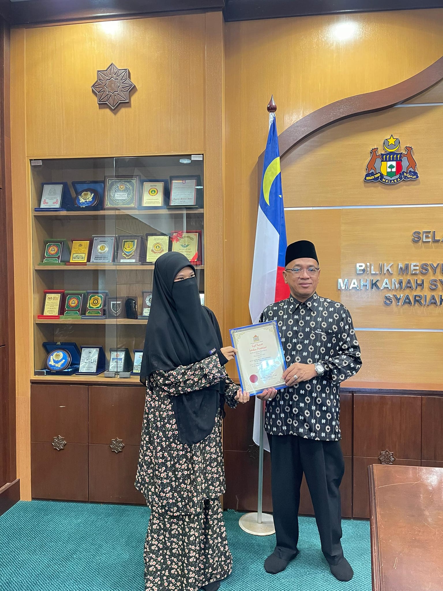 PELAJAR TAMAT LATIHAN PRAKTIKAL DI MAHKAMAH SYARIAH NEGERI MELAKA DIRAIKAN OLEH KHS MSNM